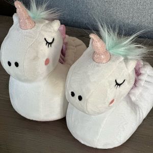 Old Navy unicorn toddler slippers
